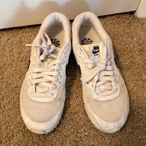 Nike Air Max 90 White/Black Sneakers – Size 7 Women